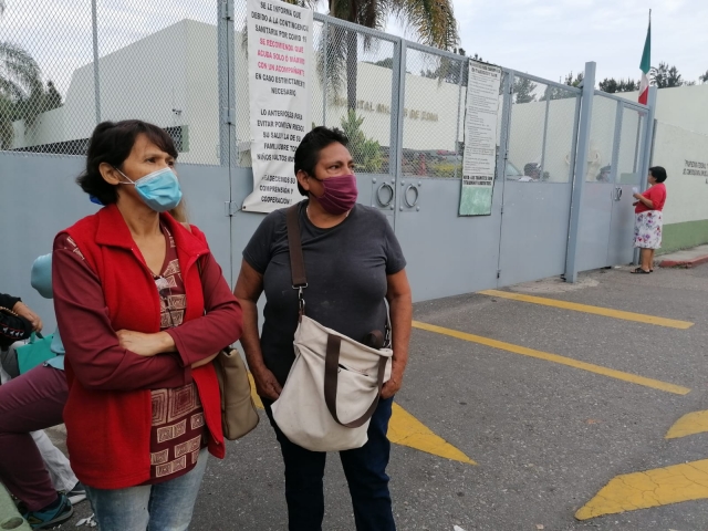 Acuden a zona militar en Cuernavaca pese a que hoy se suspendió la vacunación
