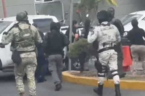 FIDAI detiene a siete policías 