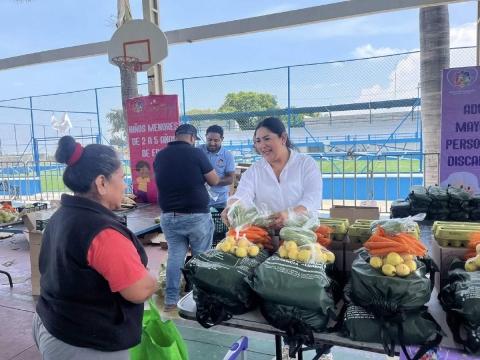 DIF Yecapixtla entrega canastas alimentarias