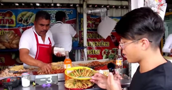 Reto de tacos en CDMX: Joven gana, taquería se niega a pagar y son expuestos en redes