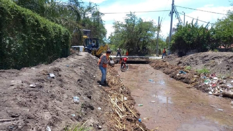 Continúa limpieza de barrancas en Coatetelco