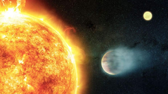 Representación artística de un planeta gigante gaseoso (abajo a la derecha) orbitando cerca de su estrella anfitriona (izquierda), con otra estrella en la distancia (arriba a la derecha). Las dos estrellas se orbitan entre sí. 
