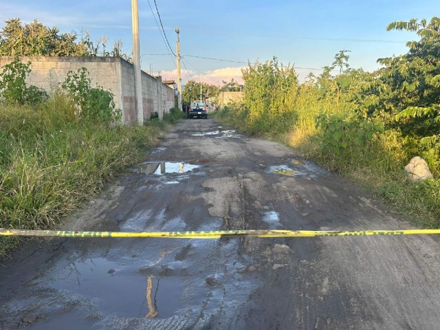 La víctima se agredida en una calle de terracería.