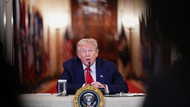 Estados Unidos destruye 16 barcos minadores iran&iacute;es en el estrecho de Ormuz