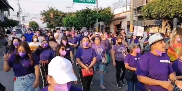 Durante el recorrido exigieron freno a las diversas formas de violencia de se ejercen en contra de las mujeres.