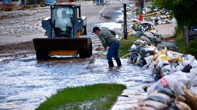 Inundaciones provocan la evacuación de 10 mil personas en Yellowstone