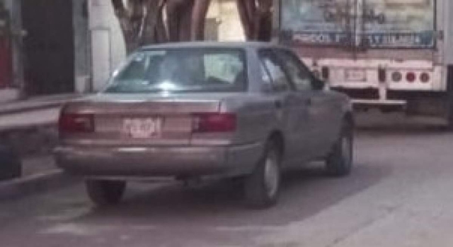 En apenas unas horas, los delincuentes se robaron el automóvil de un reportero en Jojutla, aprovechando el desfile cívico.