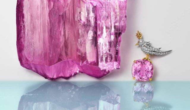 Tiffany &amp; Co. adquiere una kunzita de 1.5 kilos para celebrar una de sus joyas más icónicas