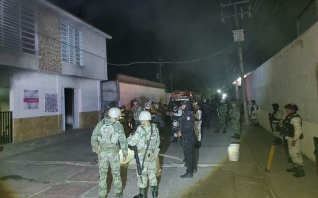 Incendian material electoral en Chicomuselo, Chiapas