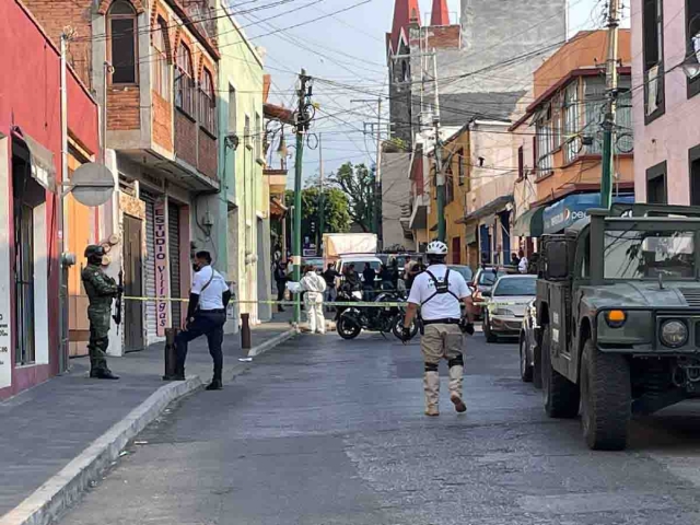 La víctima quedó tenida junto a la acera.