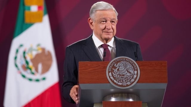 AMLO invita a ‘corcholatas’ a informe del 1 de julio, exige que no lleven porras