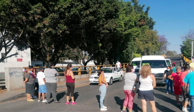 Vecinos de Tlatepexco mantienen sus protestas