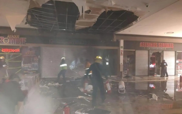 Incendio en plaza Fórum Buenavista deja daños e intoxicados