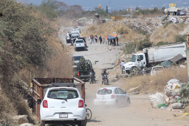 El cuerpo estaba junto a una calle de terracería.