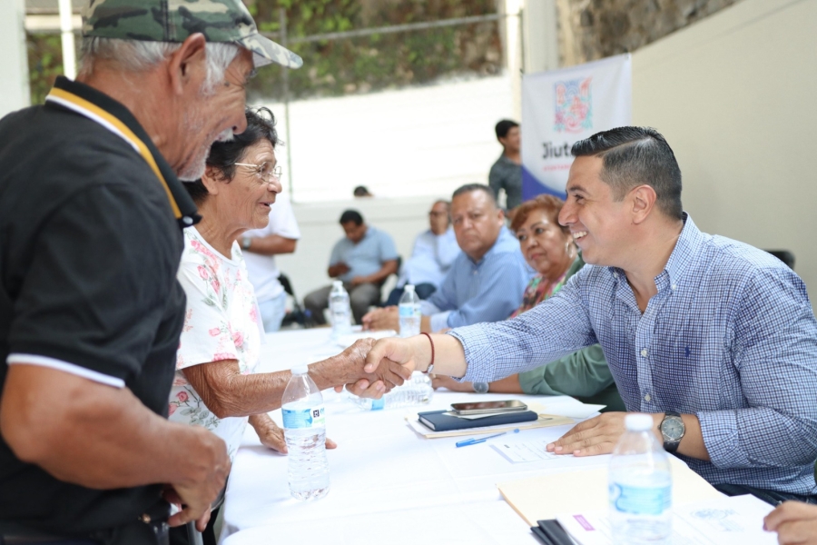 Más de tres mil personas atendidas con el programa 'De la mano con tu presidente' en Jiutepec