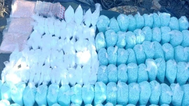 Aseguran 266 mil pastillas de fentanilo y armas en Sinaloa