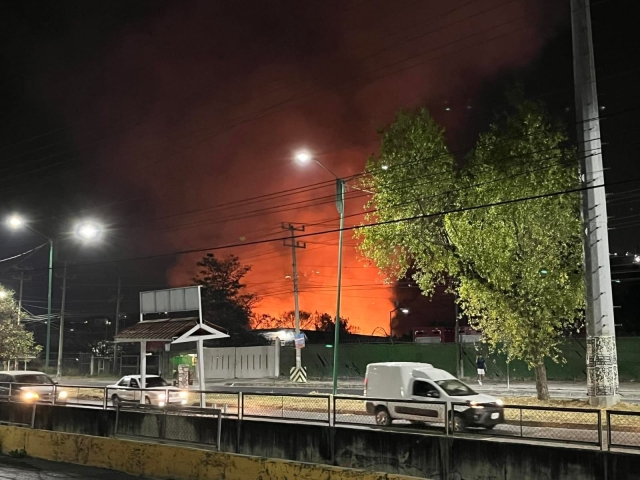PC Jiutepec atiende incendio cerca de Upemor