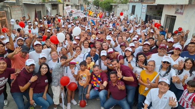 Entusiasma a vecinos de la colonia Cuauhtémoc Cárdenas visita de Rafael Reyes y David Ortiz