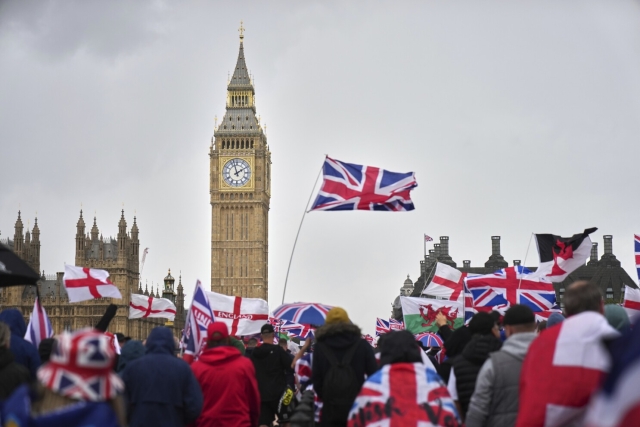 Manifestación en Londres reúne más de 100 mil personas contra la migración irregular