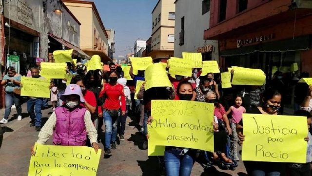 Ambulantes se manifestaron a favor de la vendedora que fue arrestada.