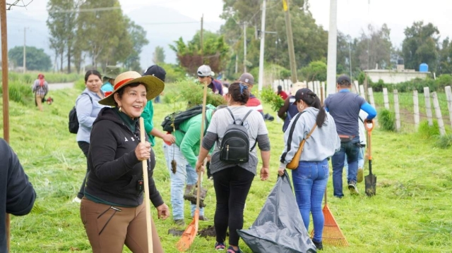 Realizan faena de limpieza y reforestación en Ocuituco