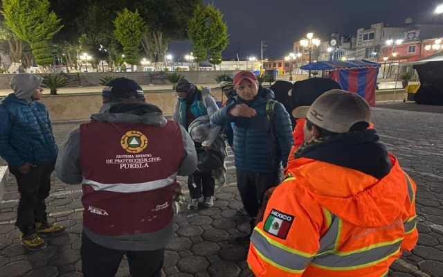 Autoridades de Puebla buscan a 12 alpinistas extraviados en el Citlalt&eacute;petl