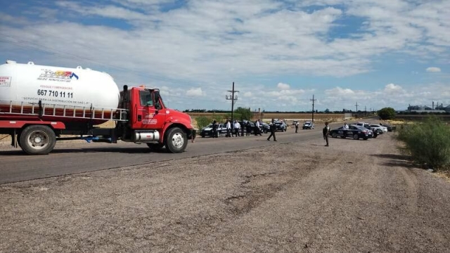 Reportan múltiples bloqueos en Navolato, Sinaloa, tras operativos de seguridad