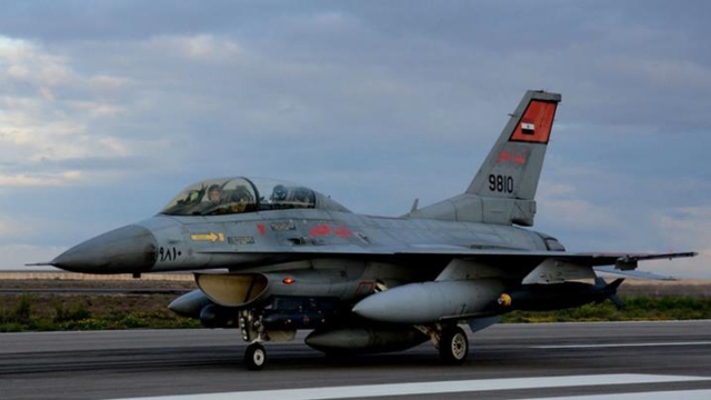 Avión militar de entrenamiento se estrella en Egipto y muere su tripulación
