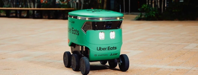 Tokyo en la vanguardia: Uber Eats introduce robots repartidores en sus calles