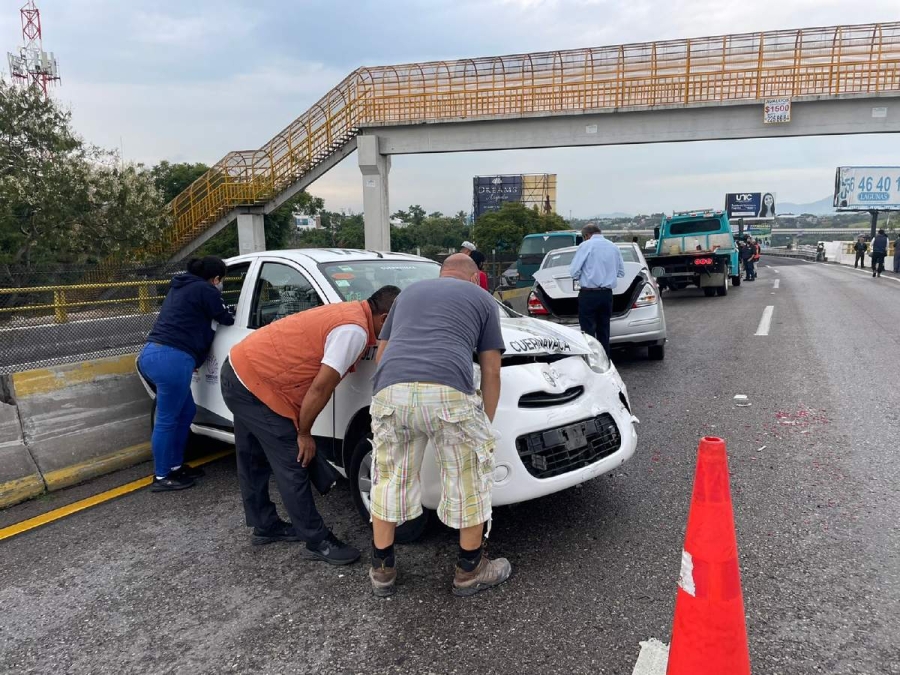 Los automotores resultaron con algunos daños.