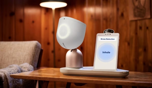 ElliQ: El robot que combate la soledad de los abuelos con inteligencia artificial