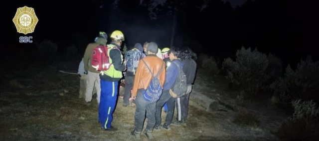 Rescatan a cuatro jóvenes extraviados en el Ajusco, Tlalpan
