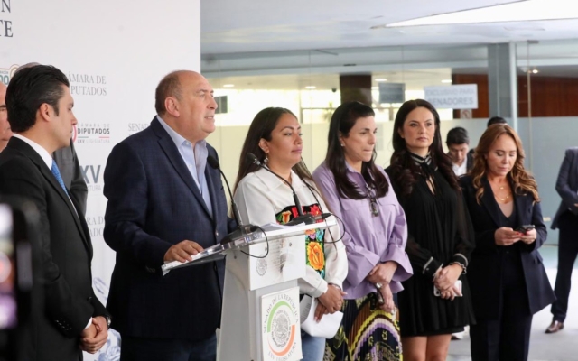 Diputados de oposición impugnan reforma de pensiones ante la Corte