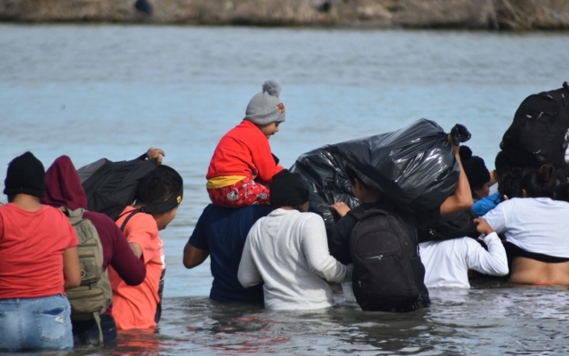 Rescatan a seis migrantes en operativos del río Bravo en Coahuila