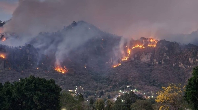 Incendio del Tepozteco se extendió por mala actuación de Conafor: Brigadistas