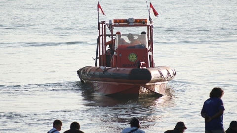 Helicóptero con ocho personas desaparece en Indonesia tras despegar
