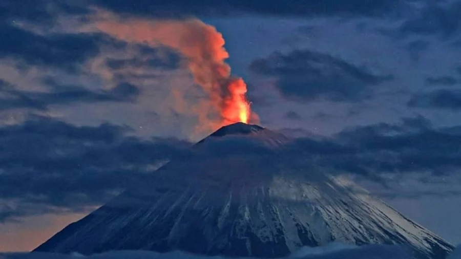 Siete volcanes se activan tras el terremoto en Kamchatka; uno llevaba siglos inactivo