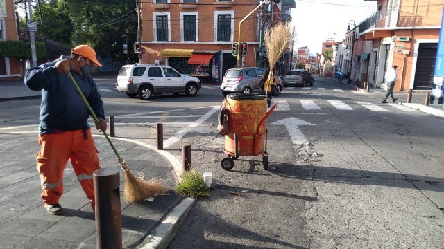 Continúa ayuntamiento capitalino con programa de barrido en el centro histórico