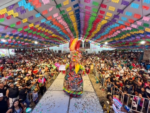 Reconocen identidad cultural del chinelo en carnaval de Yautepec