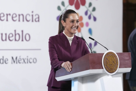 Sheinbaum retomará reforma electoral; critica a consejeros del INE contra la 4T