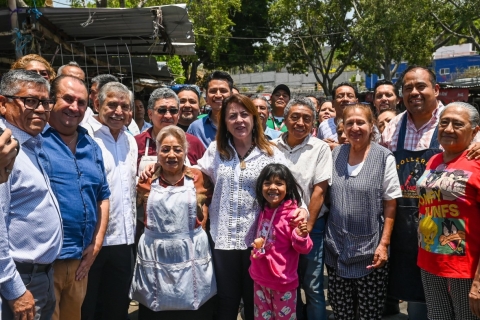Supervisa Margarita González Saravia trabajos pendientes en el mercado &#039;Adolfo López Mateos&#039; de Cuernavaca