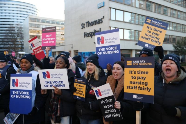 Enfermeras protestan en Reino Unido; piden salarios dignos
