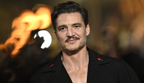 Pedro Pascal y sus claves de estilo para lucir joven y elegante a los 50