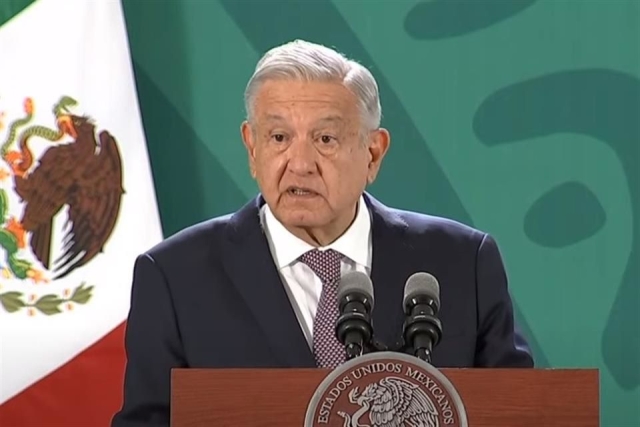 ‘No vamos a manchar la mañanera’: AMLO evita que Sedena responda preguntas sobre el hackeo