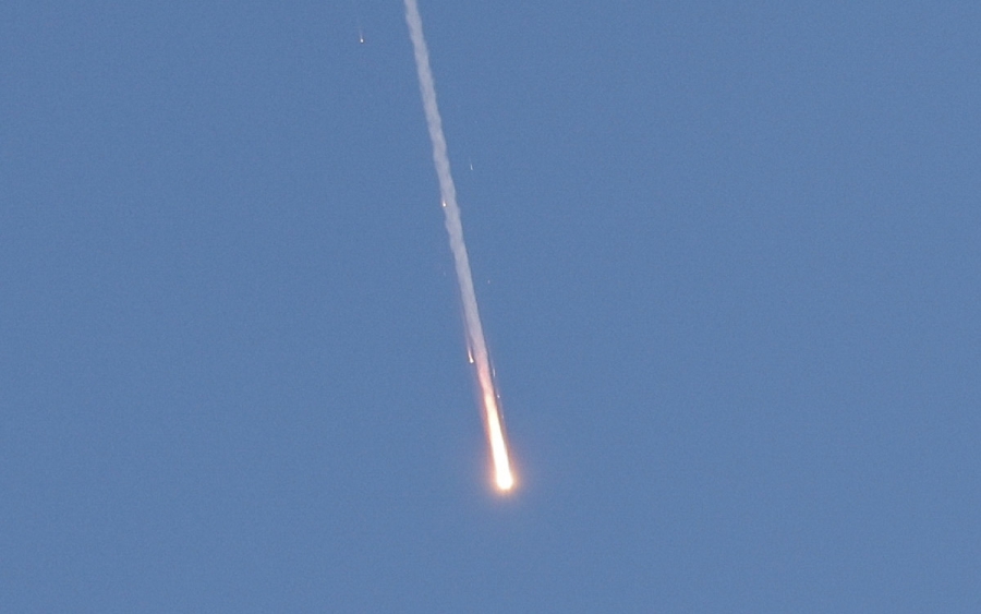 Israel denuncia ataque de Irán tras inicio del alto el fuego