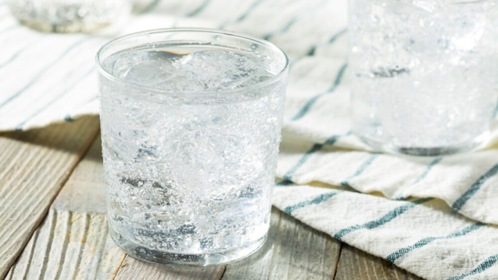Conoce todos los beneficios y consecuencias de beber agua mineral