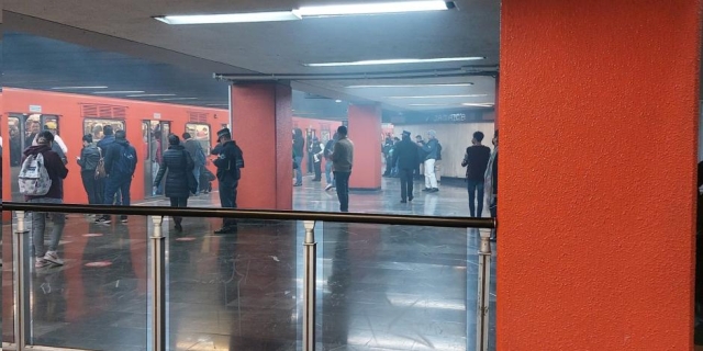 Usuarios reportan humo en Línea 9 del Metro de la CDMX