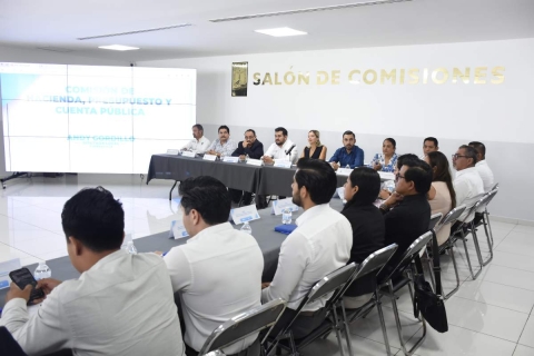 La Comisión de Hacienda del Congreso del estado organizó una mesa de trabajo para asesorar a los tesoreros municipales en la correcta elaboración de los instrumentos. 