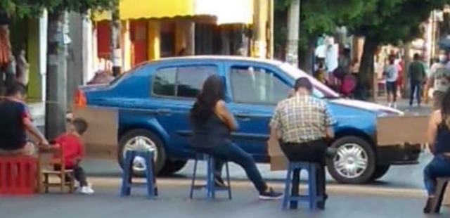 Vecinos del Centro de Cuernavaca exigen abastecimiento de agua potable; bloquean avenida