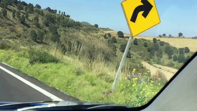 Murió al caer a una barranca con todo y auto